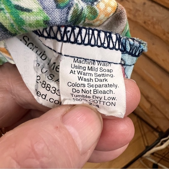 SCRUB MED BirdJungle  motif Scrub Tops. Size 2/4. 100% Cotton. 2 Front Pockets - Picture 10 of 10